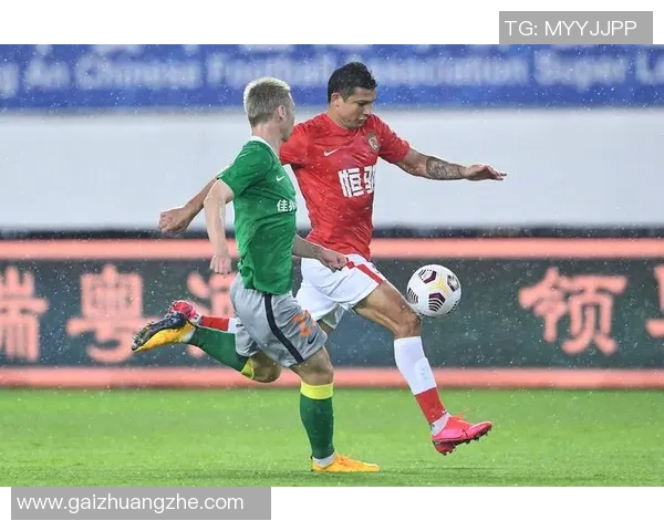 深圳足球队反击战术解析与成败得失的深度剖析 深圳足球队反击战术解析与成败得失的深度剖析