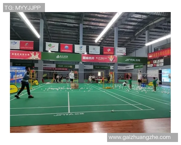 羽毛球新手必看：轻松掌握团队协作技巧与实战策略