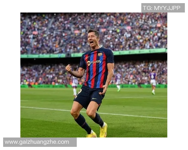 内巴尔足球明星的辉煌历程与对足球界的深远影响分析