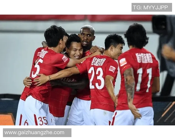 恒大俱乐部重磅签约国际足球明星引发球迷热议与期待