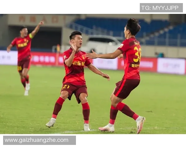 深圳足球队以80分领跑挑战赛积分榜展现强劲实力和夺冠希望 深圳足球队以80分领跑挑战赛积分榜展现强劲实力和夺冠希望