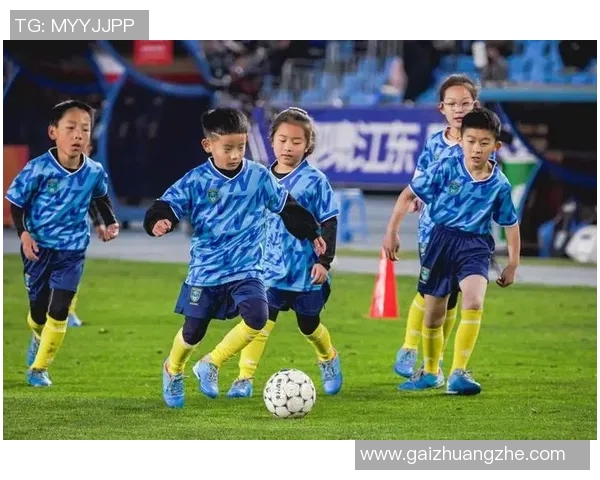 滑坡路小学的足球明星们如何在绿茵场上追逐梦想与荣耀 滑坡路小学的足球明星们如何在绿茵场上追逐梦想与荣耀